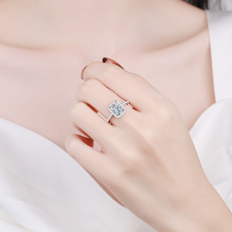 Joyería al por mayor Anillos de plata esterlina Moissanite de cuatro puntas